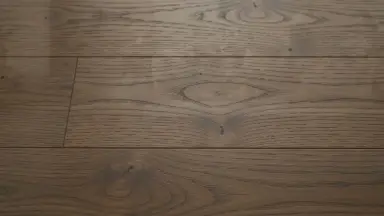 Видео: Паркетная доска Polarwood Ясень Лунго матовый трехполосный