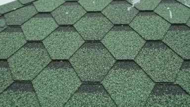 Видео: Гибкая битумная черепица Shinglas Финская соната зеленый
