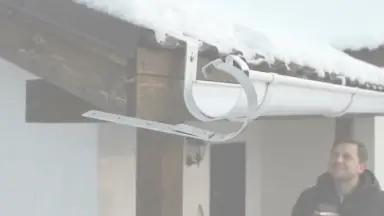 Видео: Кронштейн желоба металлический Docke Lux пломбир