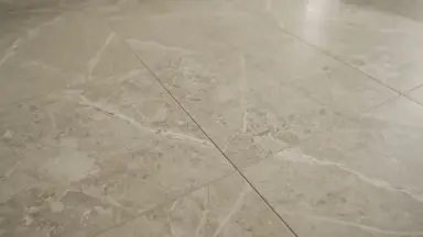 Видео: Кварцвиниловая плитка Invictus коллекция Maximus Click Tile 91 Hudson Stone Silver