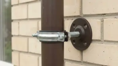 Видео: Комплект крепления трубы Aquasystem Rooftop Drain PU MATT 150/100 мм RR 32- т.коричневый