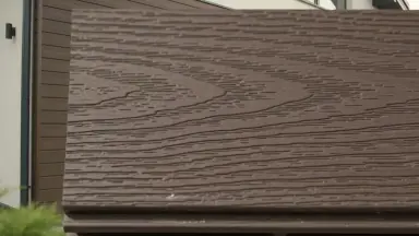 Видео: Сайдинг из дпк savewood sw-cedrus тангенциальный распил темно-коричневый