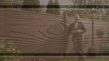 Видео: Доска  из ДПК универсальная с тиснением holzhof, Коричневый