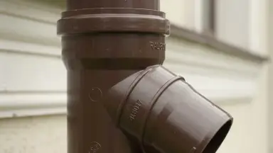 Видео: Колено 45˚ Docke Premium ПВХ - Каштан