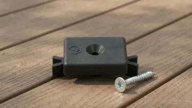 Видео: Пластиковая клипса с саморезом, Grinder шовный монтаж 5 mm чёрный
