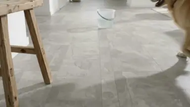 Видео: Виниловый пол Vinilam коллекция CERAMO VINILAM Glue Серый Бетон 61602