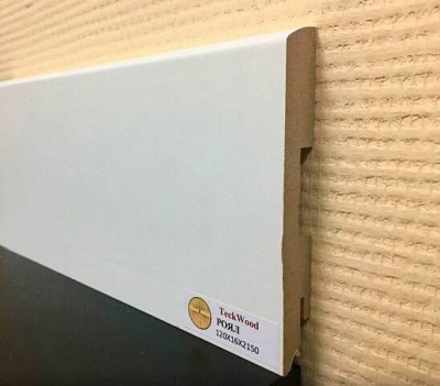 Плинтус Teckwood Белый Роял прямой 120 мм